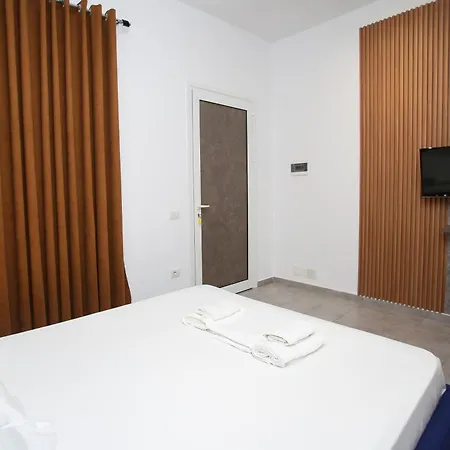 Acqua Blue Hotell *