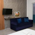 Acqua Blue Hotel Wlora